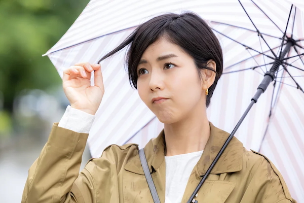 梅雨 髪 うねり 原因
