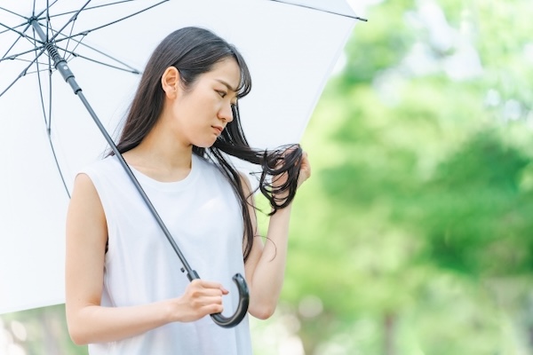梅雨 髪 うねり対策